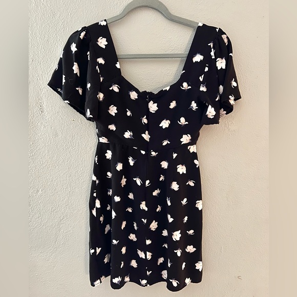 Stunning Black Floral Dress Size Small - Picture 2 of 3